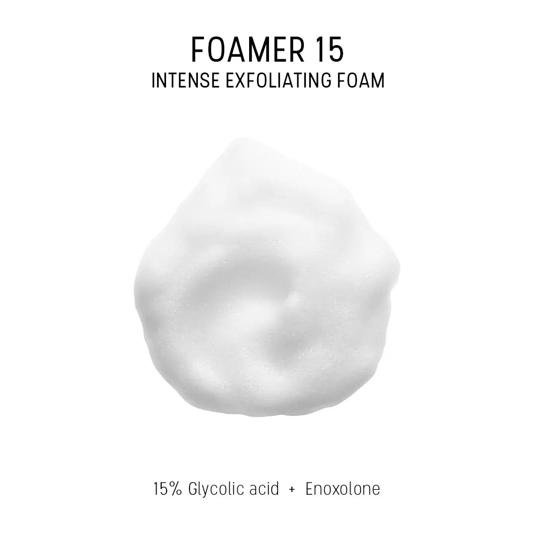 Close-up van ingrediënten in Dermaceutic Foamer 15, inclusief glycolzuur en enoxolone