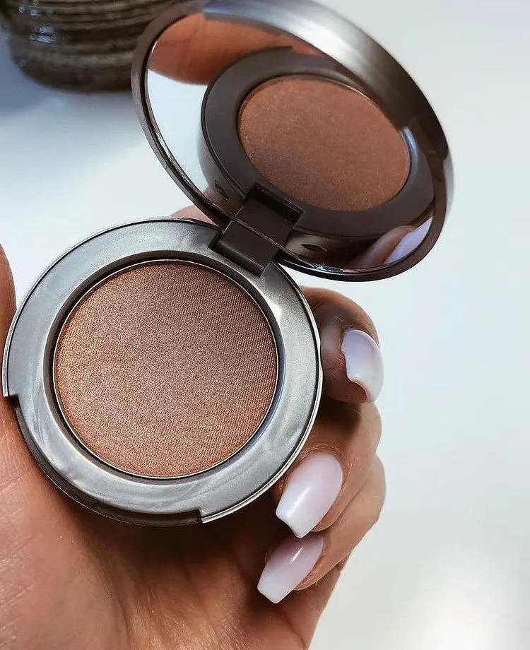 Pressed Mineral Illuminator - Champagne Kiss Colorescience
