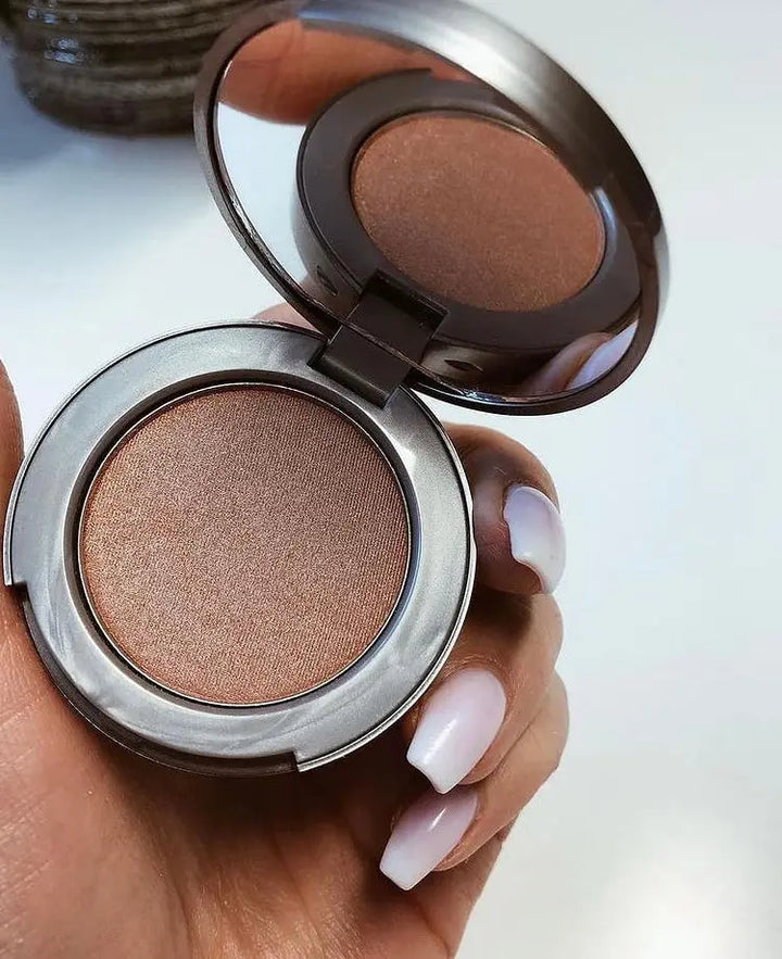 Pressed Mineral Illuminator - Champagne Kiss Colorescience